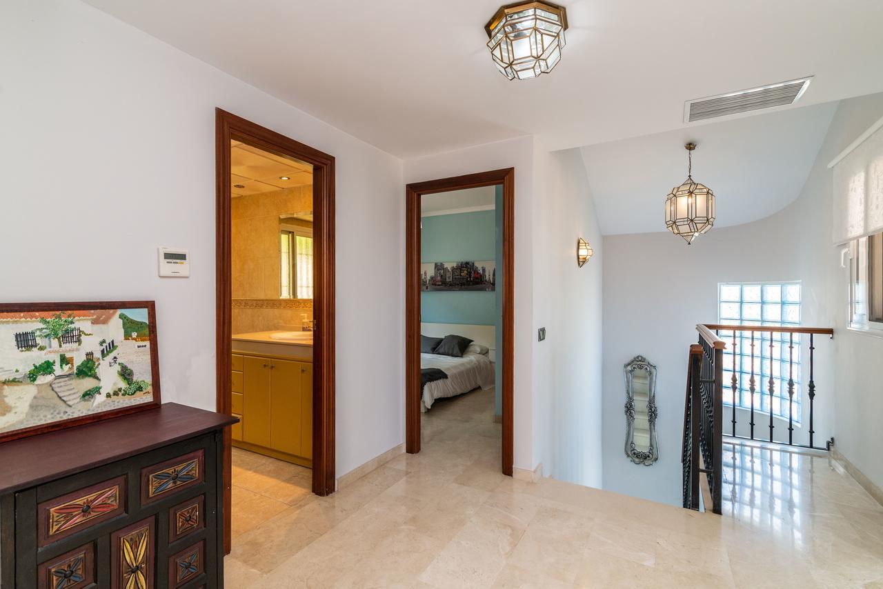 Ample Villa at Benalmádena Coast Esterno foto
